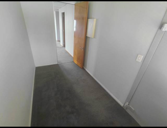 4,789M² OFFICE FOR SALE IN BRYANSTON